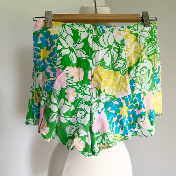 Lilly Pulitzer Hibiscus Stroll Folly Shorts NWOT - Picture 3 of 7